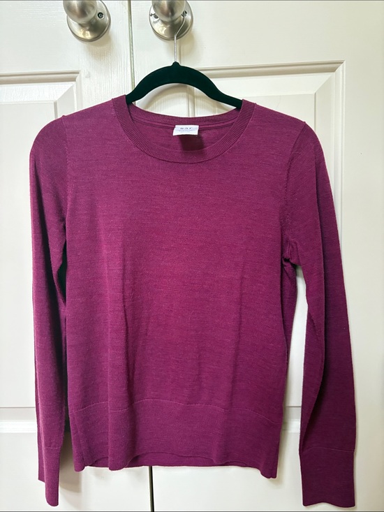 GAP Sweaters - Women's Magenta Crewneck Lightweight Long-Sleeve Sweater